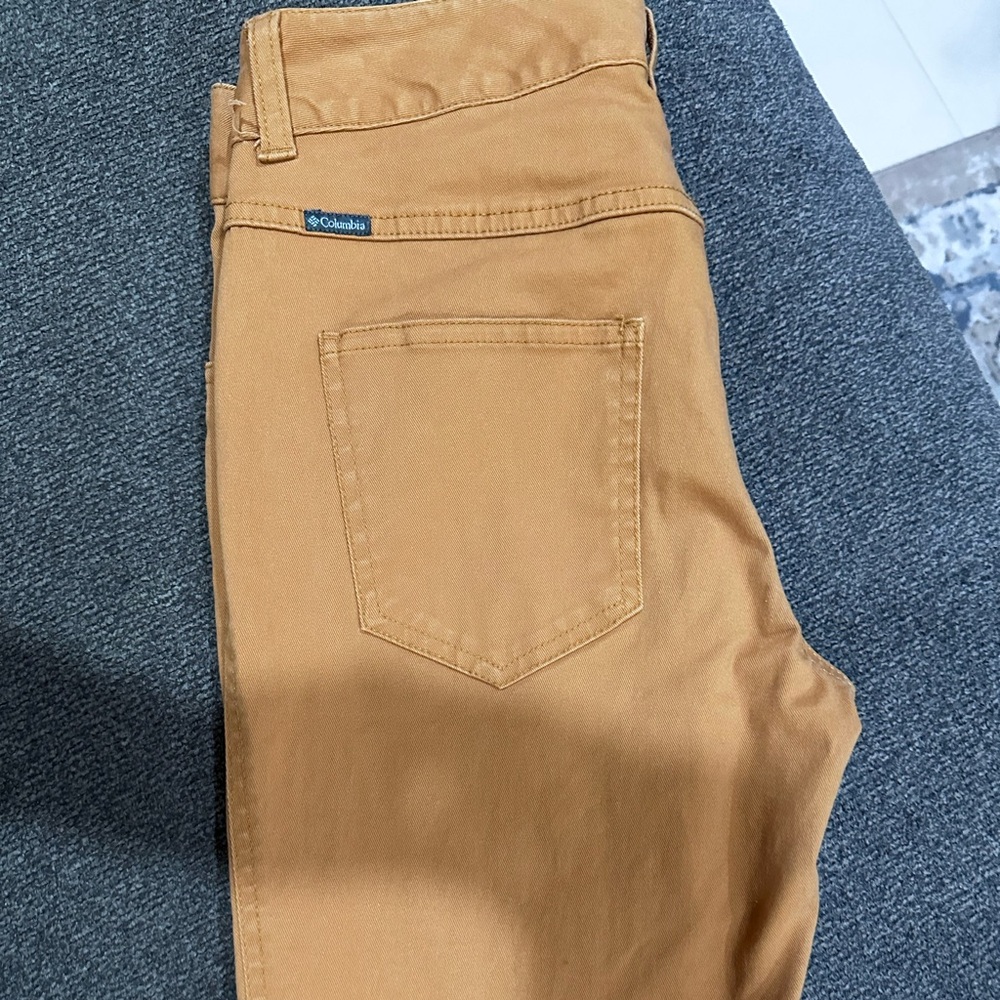 Columbia Women’s Khaki Pants